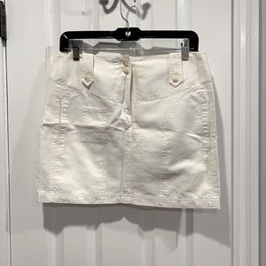 Classic linen look mini skirt